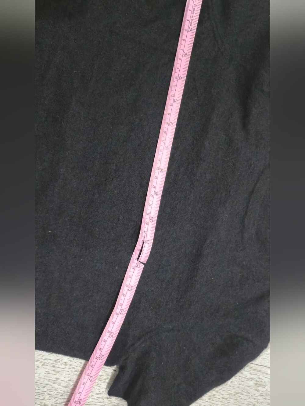 Saks Fifth Avenue 100% Cashmere Black Crewneck M - Picture 5 of 9